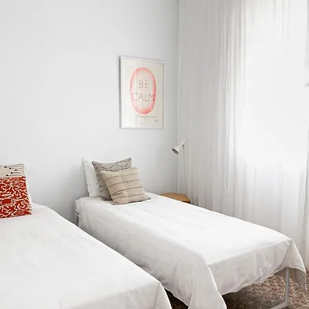 Holiday home Luxury Modernist Design Townhouse With Garden *