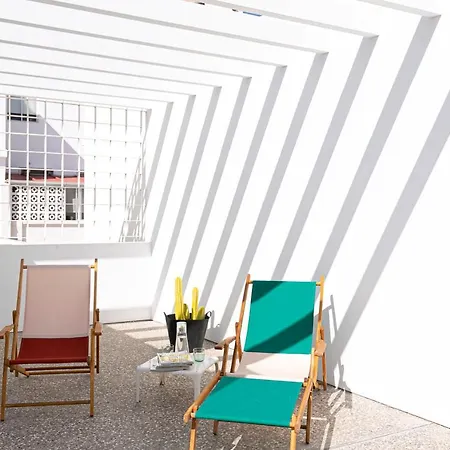 Luxury Modernist Design Townhouse With Garden Holiday home *